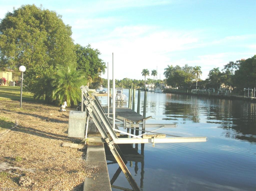FORT MYERS SHORES - Residential