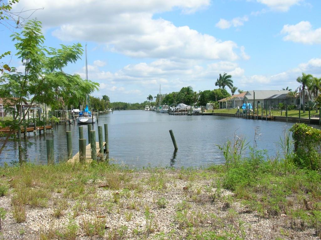 FORT MYERS SHORES - Residential
