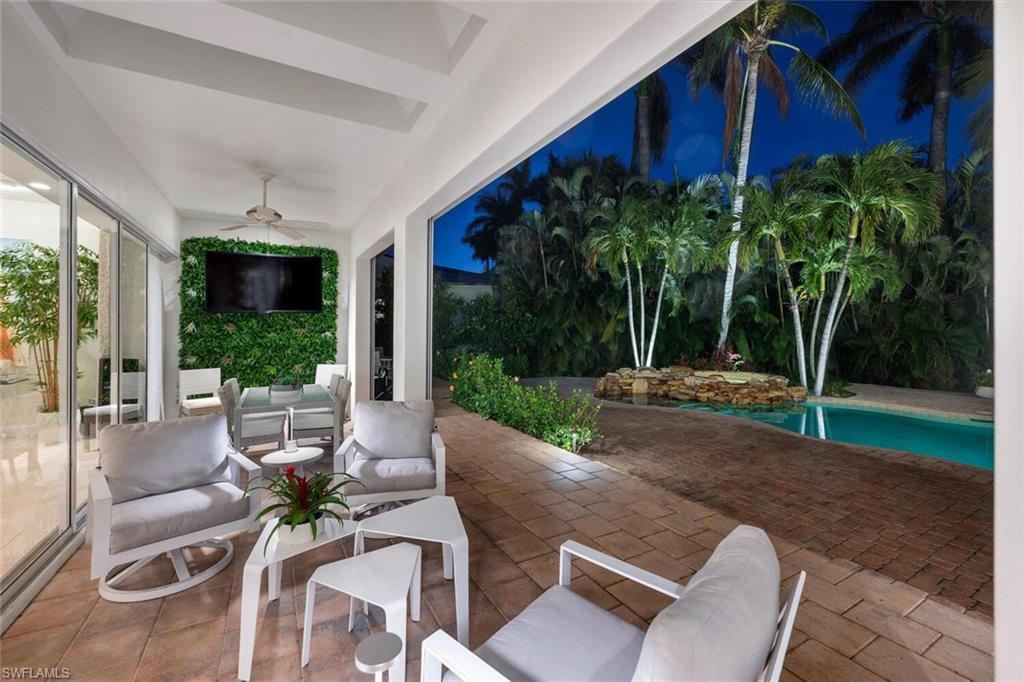 MOORINGS - Residential