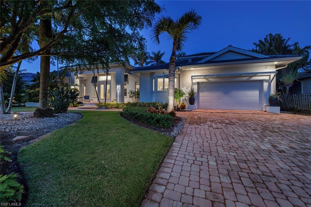 MOORINGS - Residential