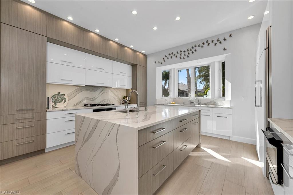MOORINGS - Residential