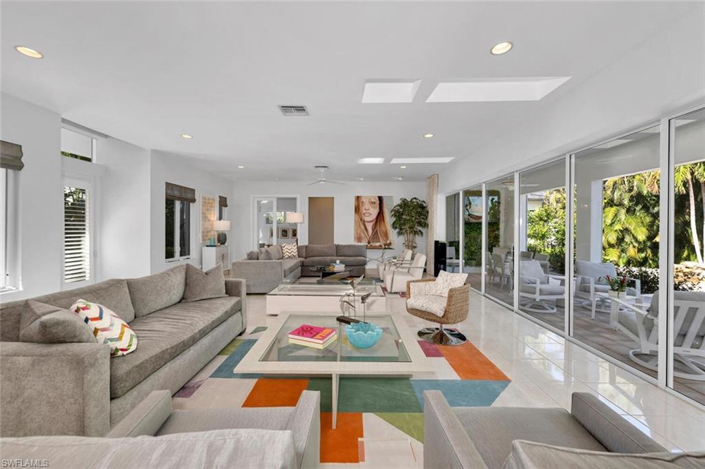 MOORINGS - Residential