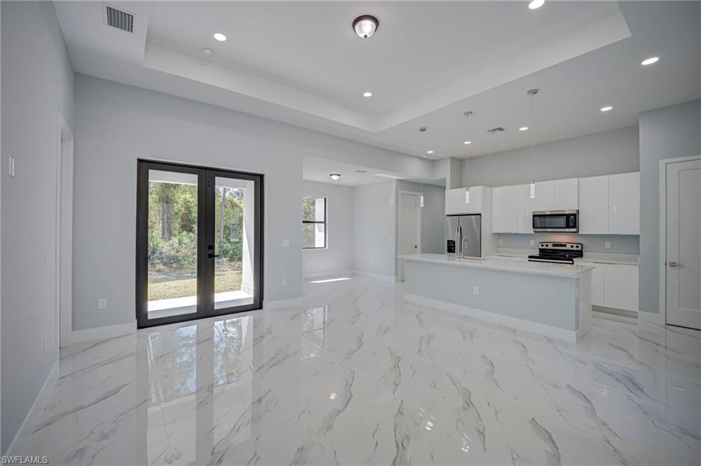 TWIN LAKE ESTATES - Residential Lease