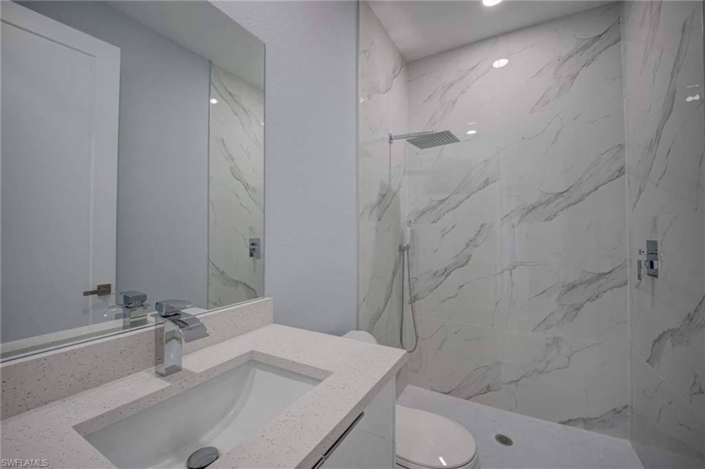 TWIN LAKE ESTATES - Residential Lease