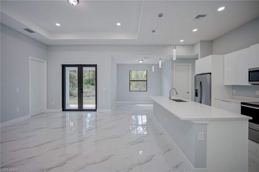 TWIN LAKE ESTATES - Residential Lease
