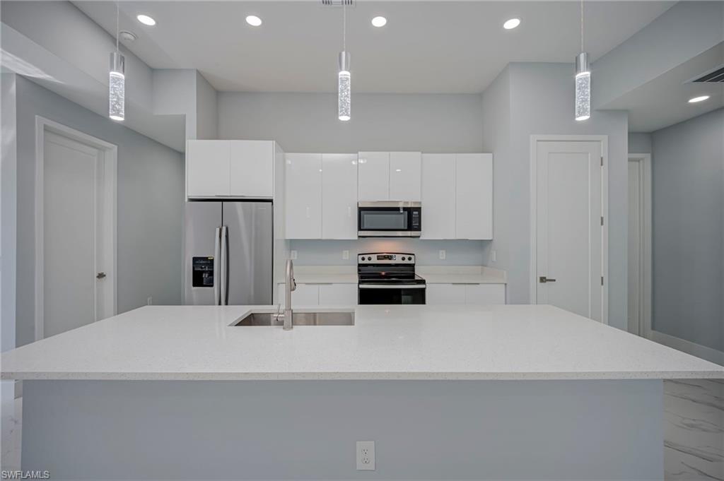 TWIN LAKE ESTATES - Residential Lease