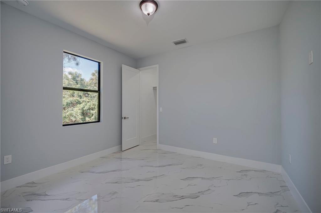 TWIN LAKE ESTATES - Residential Lease