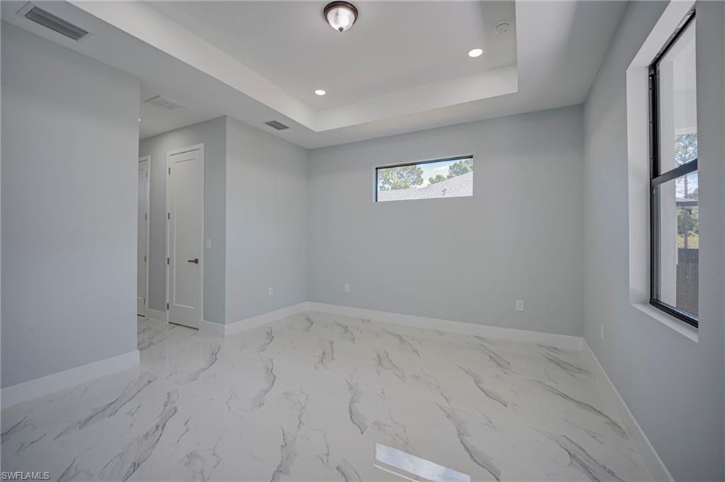 TWIN LAKE ESTATES - Residential Lease
