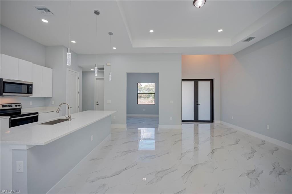 TWIN LAKE ESTATES - Residential Lease