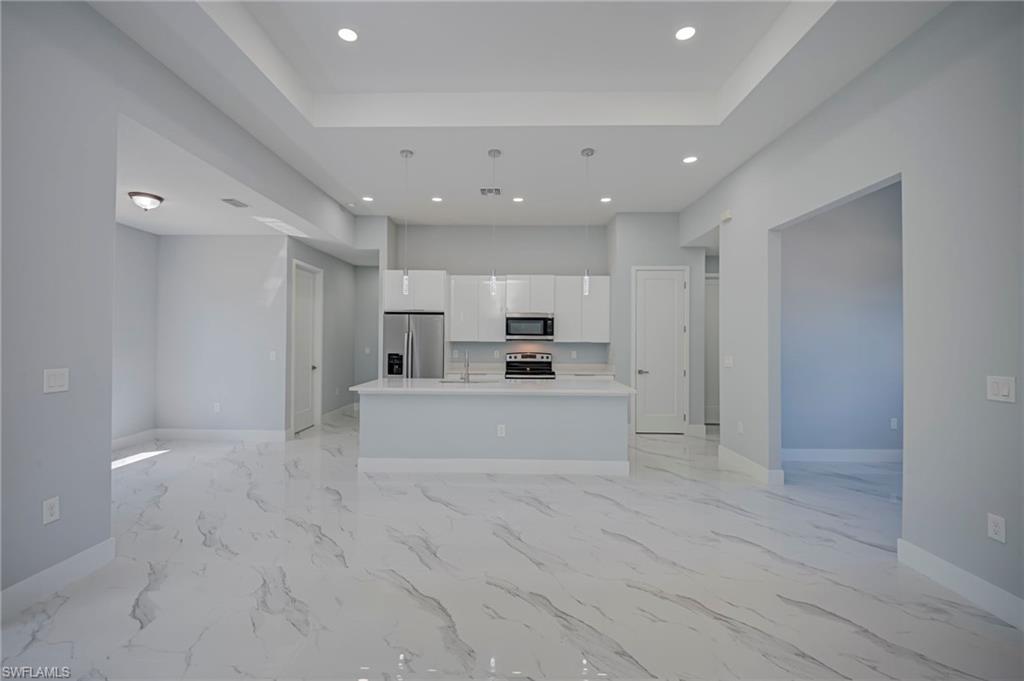 TWIN LAKE ESTATES - Residential Lease