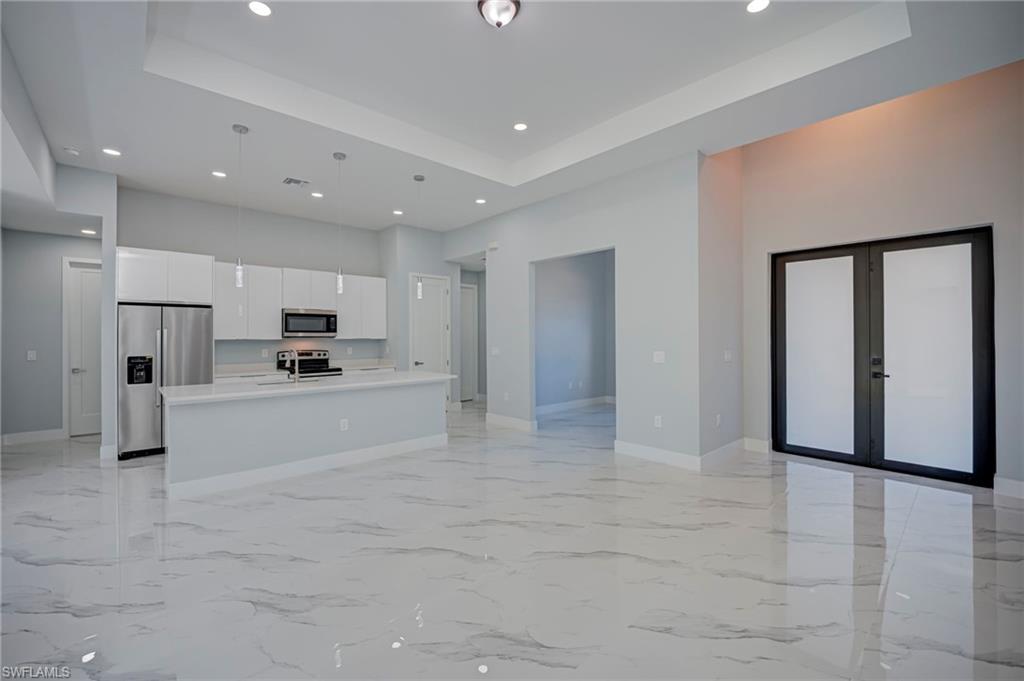 TWIN LAKE ESTATES - Residential Lease