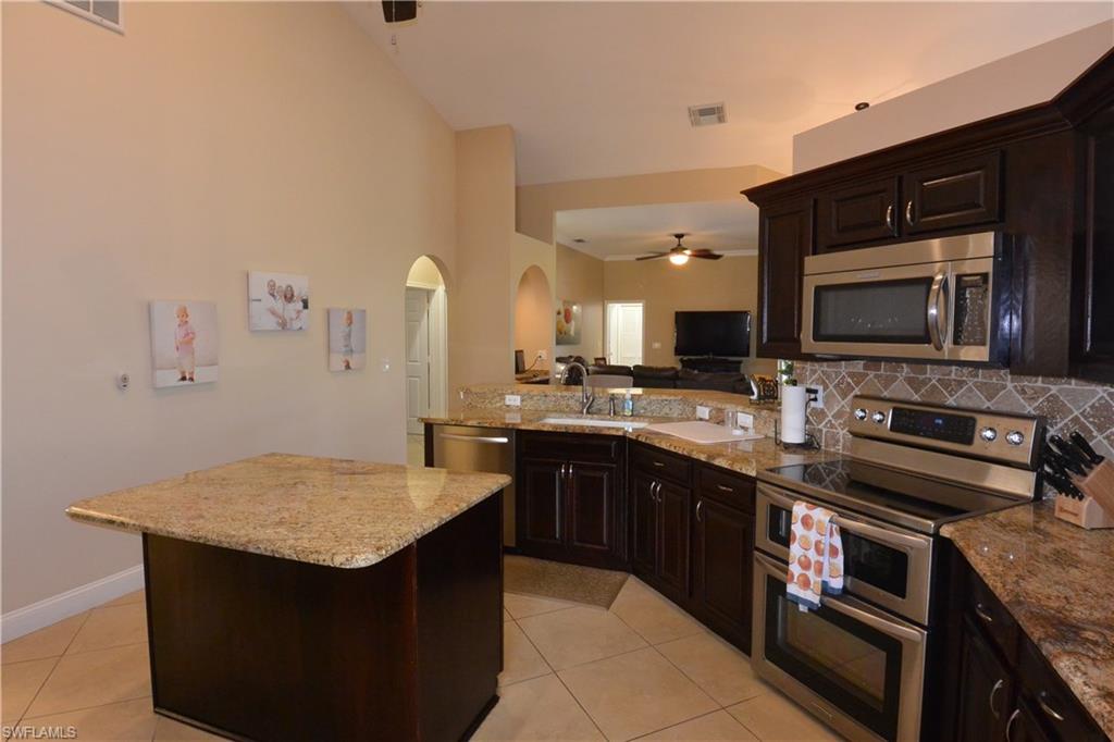 BERKSHIRE LAKES - Residential