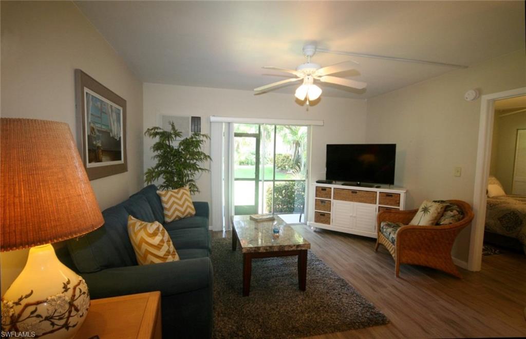 ISLAND MANOR APTS - Residential