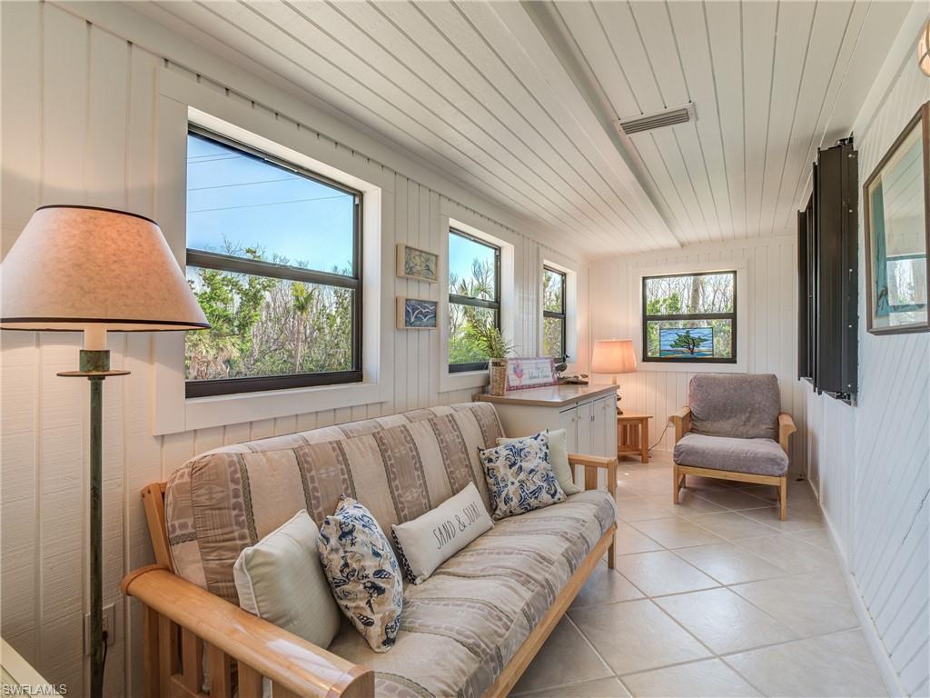 BEACH HOMES - Residential