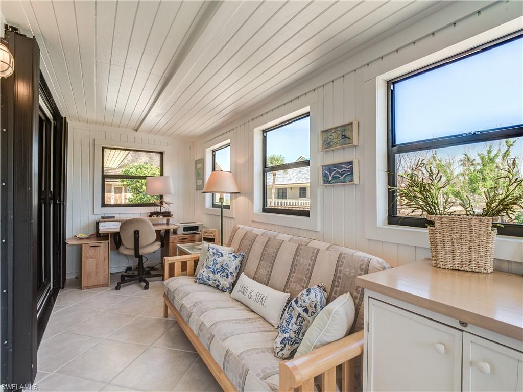 BEACH HOMES - Residential