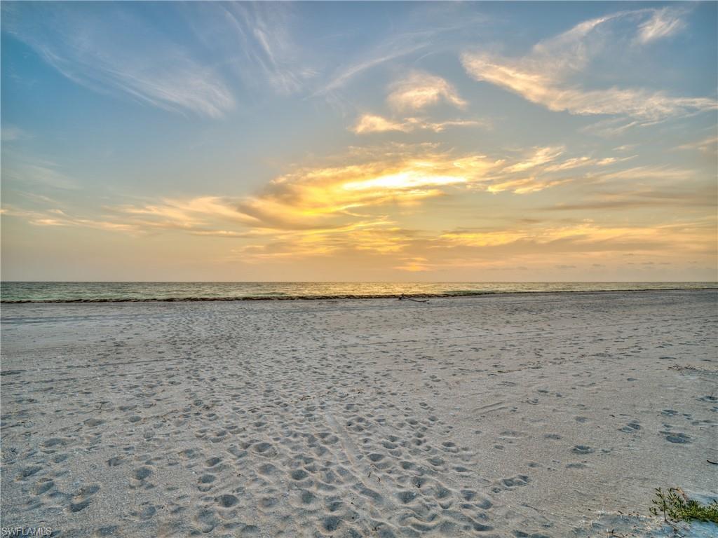 BEACH HOMES - Residential