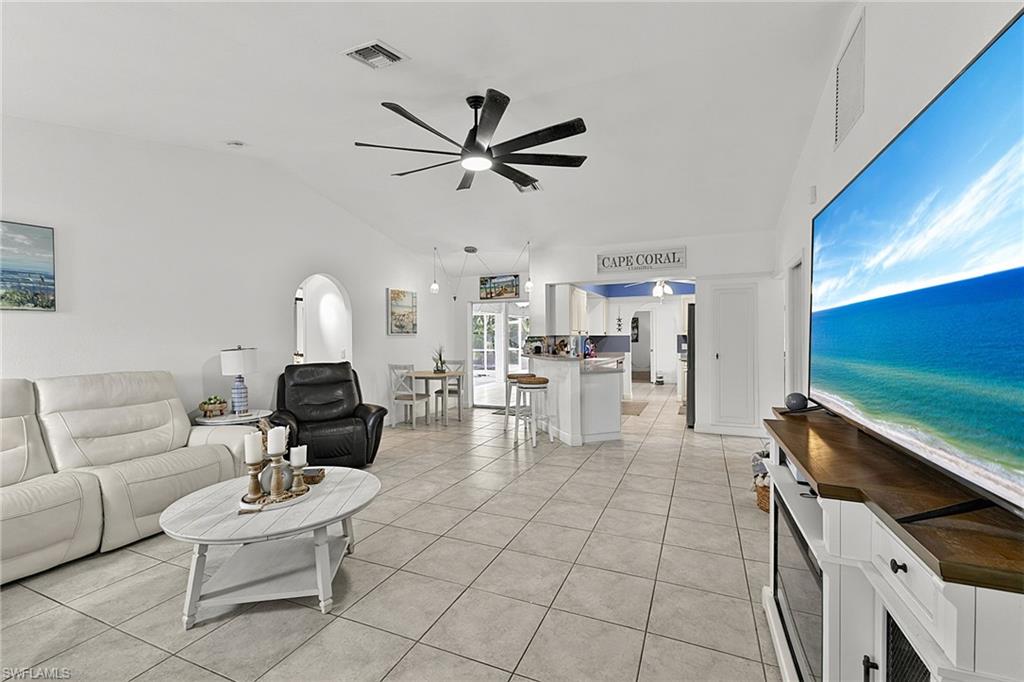 CAPE CORAL - Residential