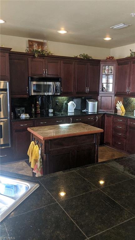 RIVER PLACE - Residential