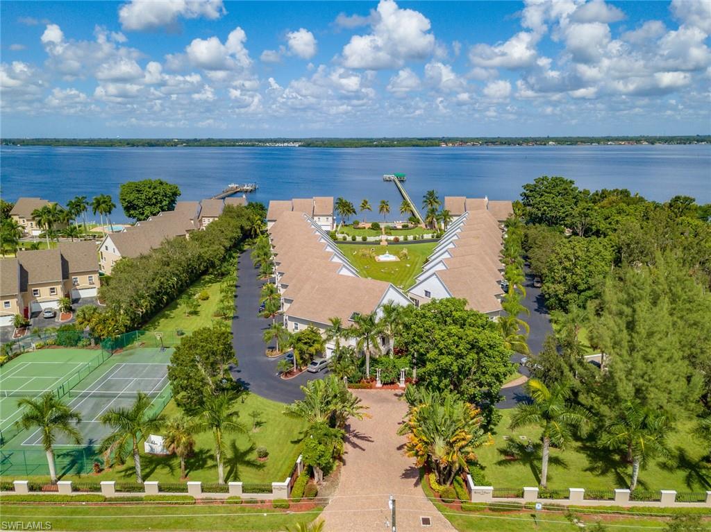 RIVER PLACE - Residential