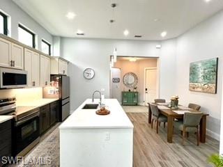 EVENINGSTAR CAY - Residential