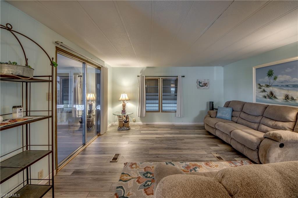 FOREST PARK MOBILE HOME - Residential