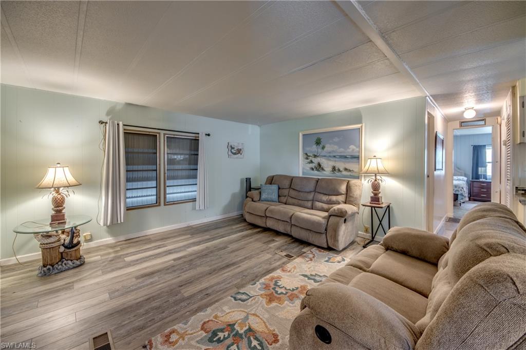 FOREST PARK MOBILE HOME - Residential