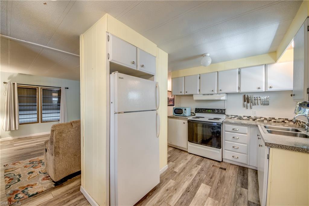 FOREST PARK MOBILE HOME - Residential