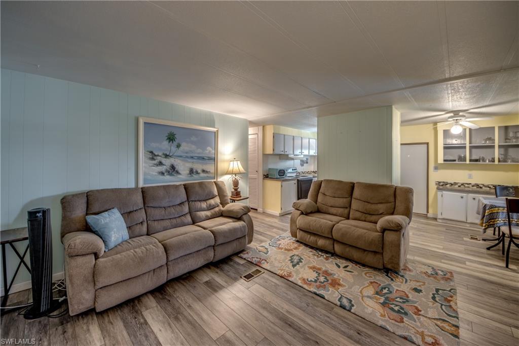 FOREST PARK MOBILE HOME - Residential