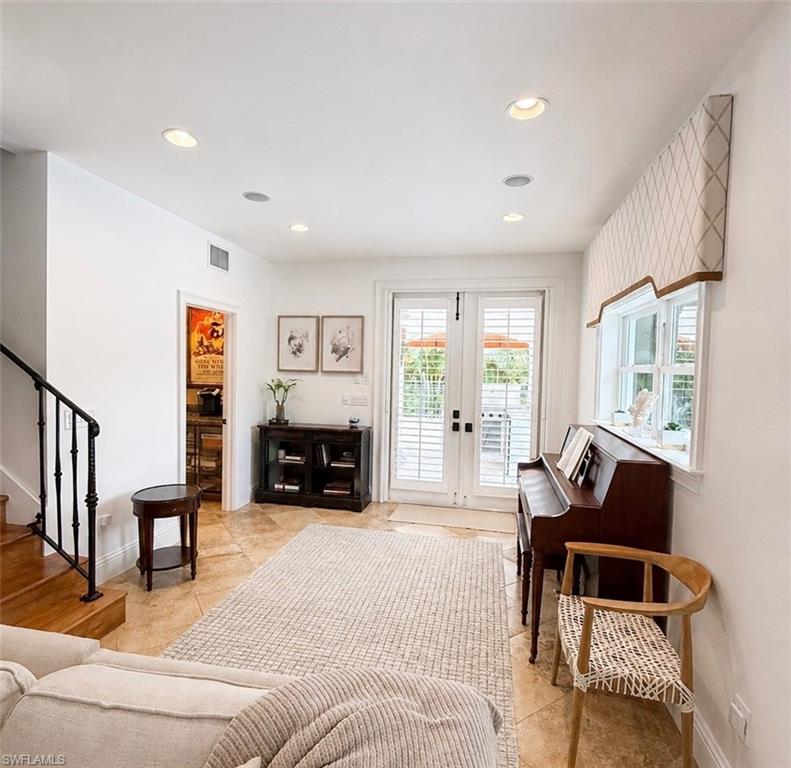 MONTEREY - Residential