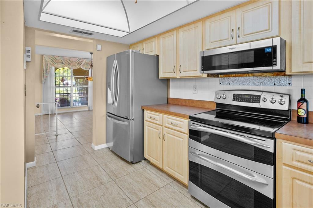 MIRROR LAKE ESTATES - Residential