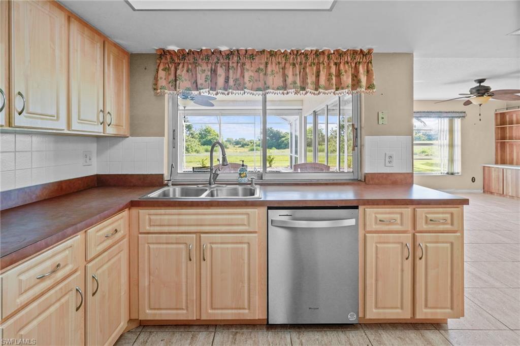 MIRROR LAKE ESTATES - Residential