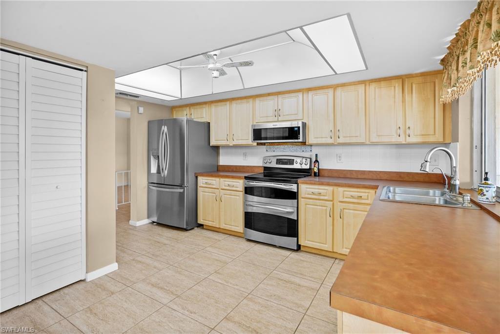 MIRROR LAKE ESTATES - Residential