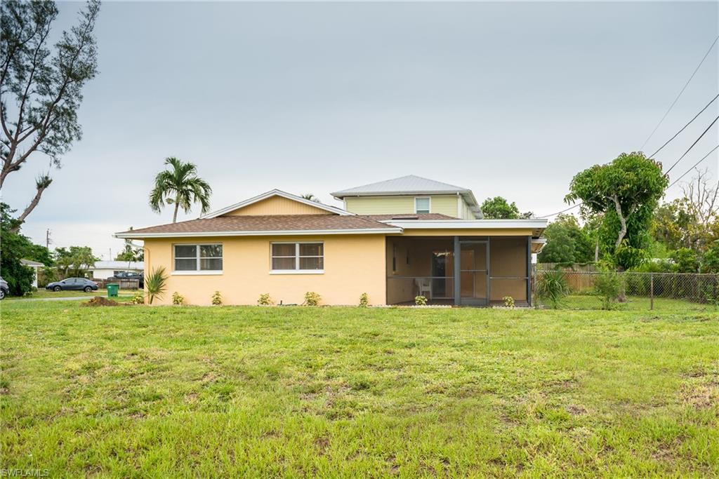 NAPLES TWIN LAKES - Residential