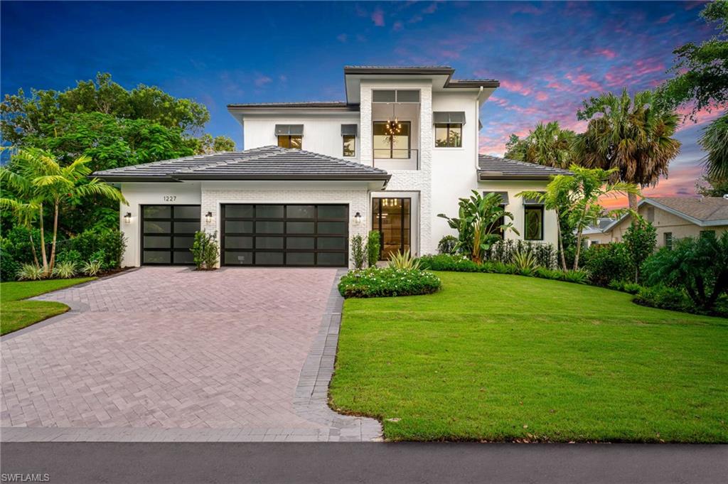 LAKE PARK - Residential