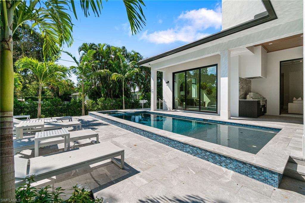 LAKE PARK - Residential