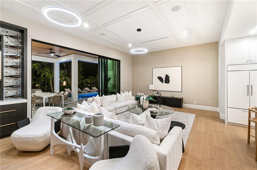 LAKE PARK - Residential