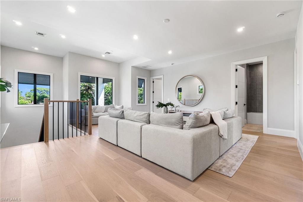 LAKE PARK - Residential