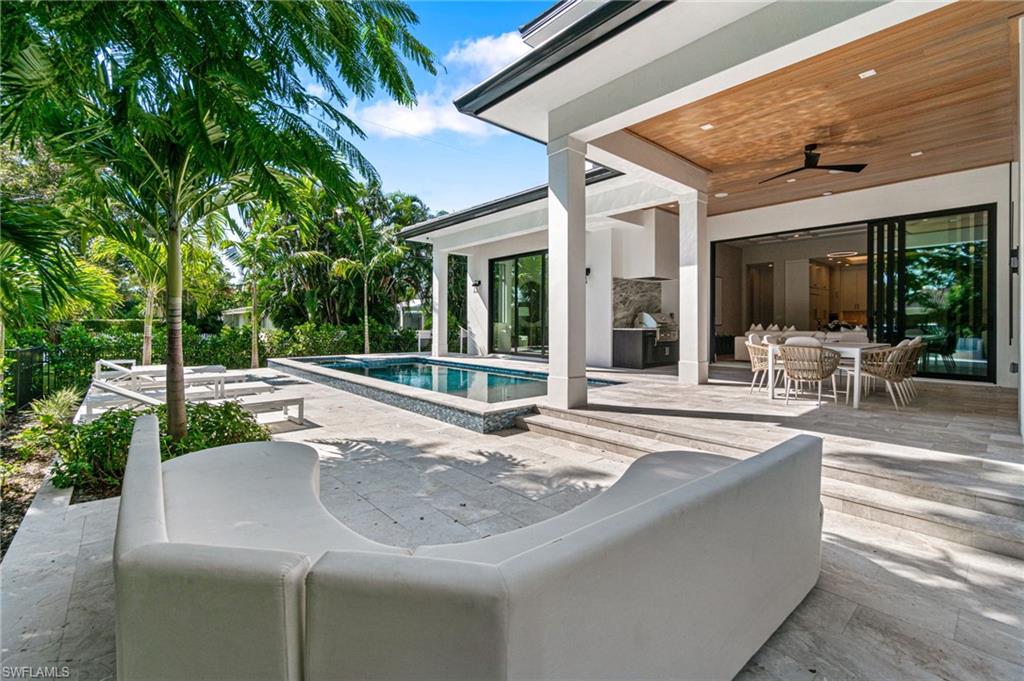 LAKE PARK - Residential