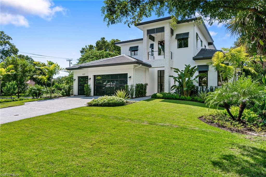 LAKE PARK - Residential