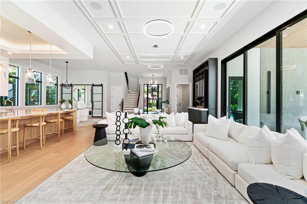 LAKE PARK - Residential