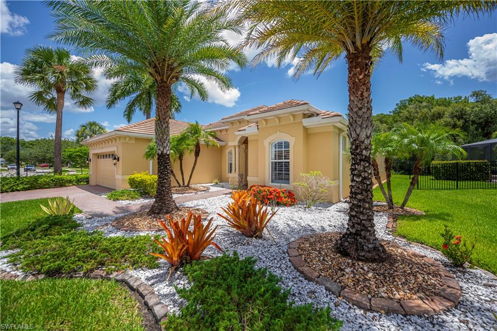 HAMPTON LAKES - Residential