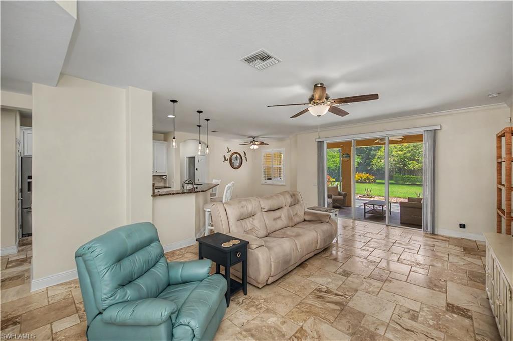 HAMPTON LAKES - Residential
