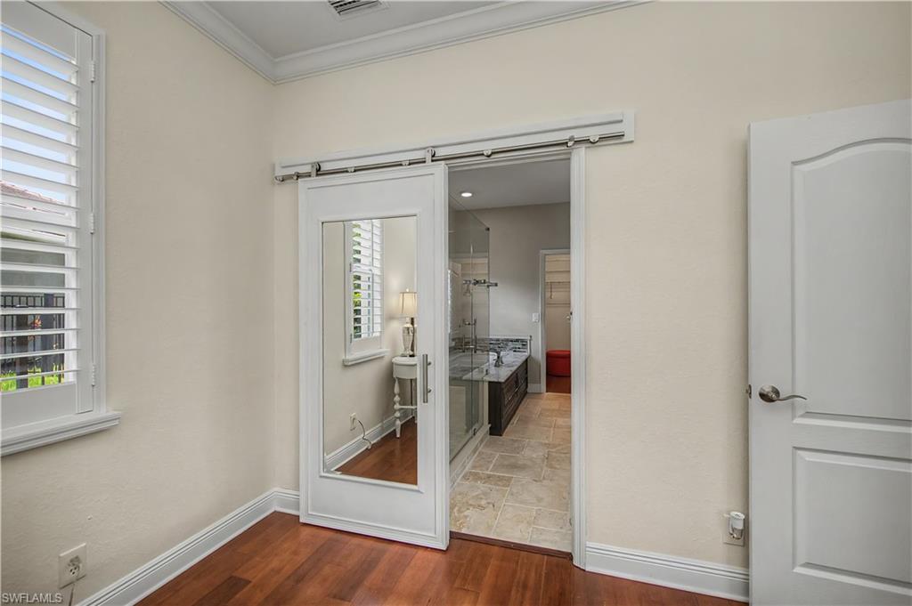 HAMPTON LAKES - Residential
