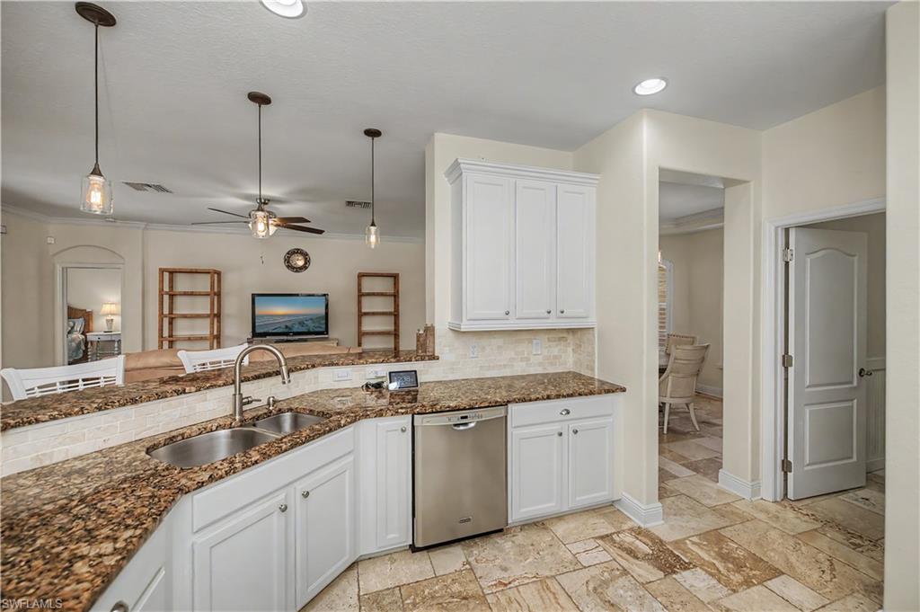 HAMPTON LAKES - Residential