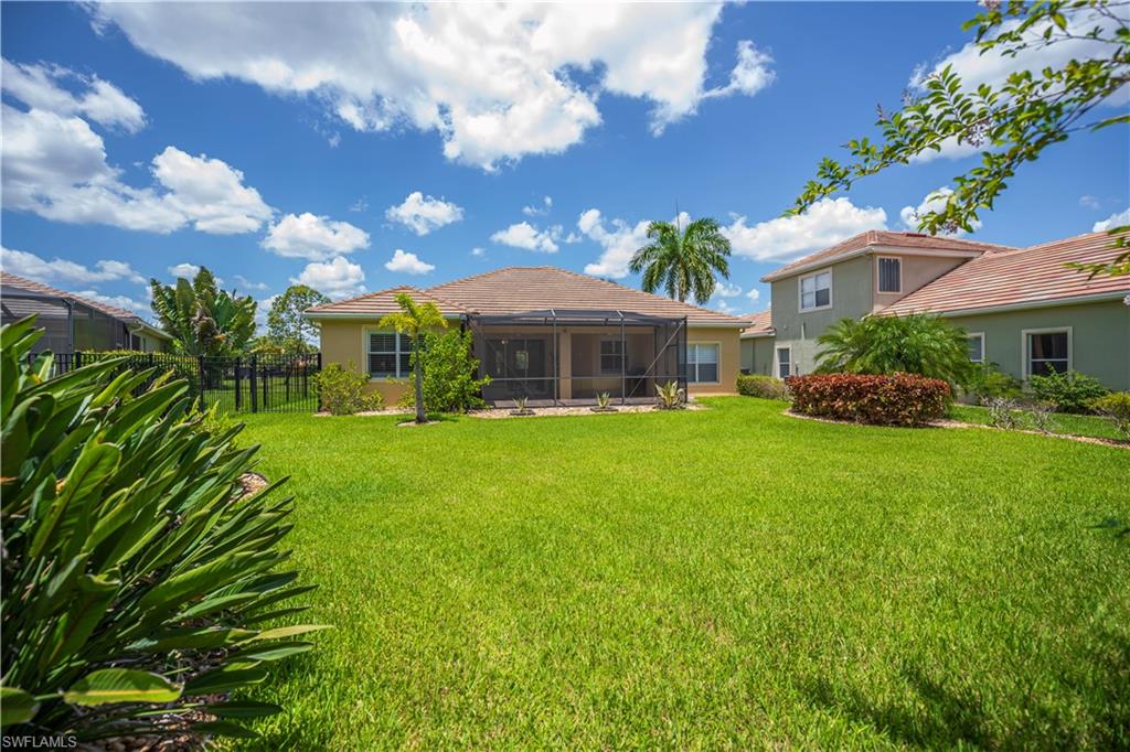 HAMPTON LAKES - Residential