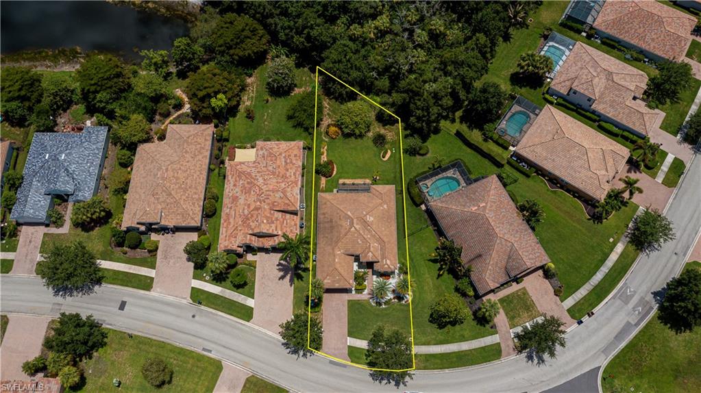 HAMPTON LAKES - Residential