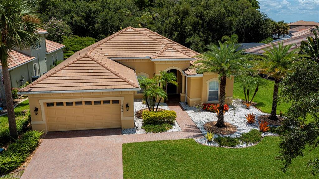 HAMPTON LAKES - Residential