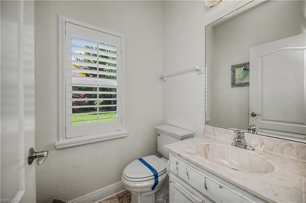 HAMPTON LAKES - Residential