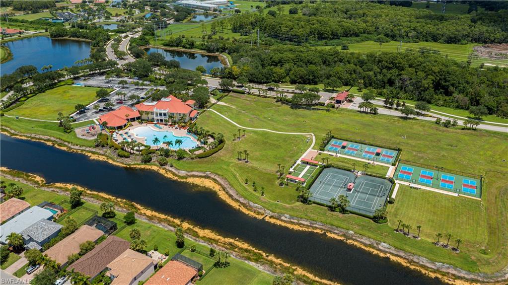 HAMPTON LAKES - Residential