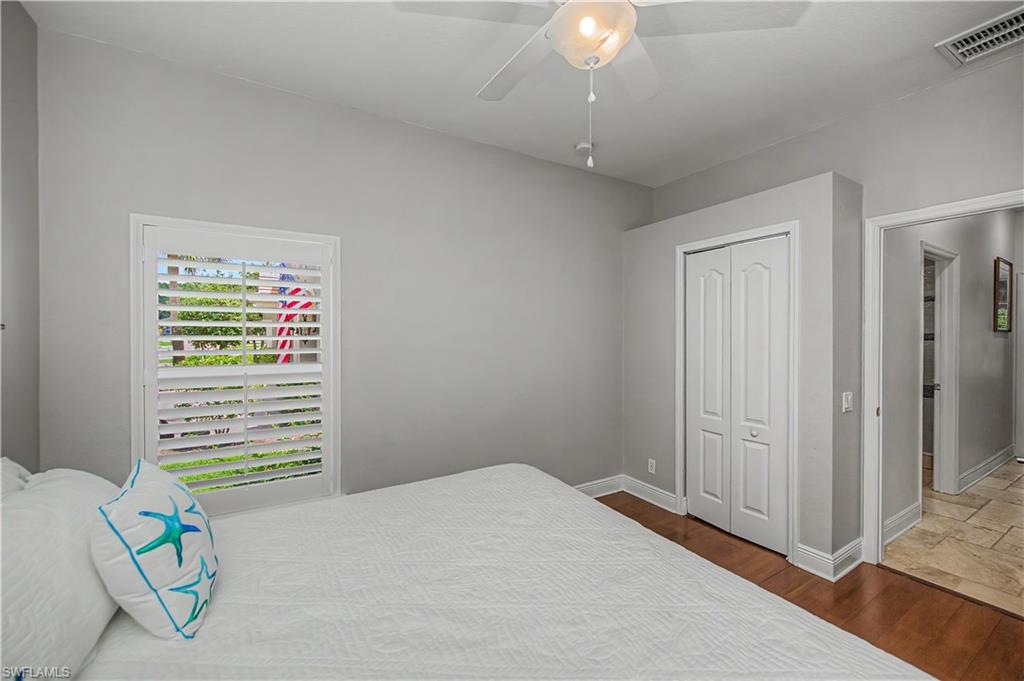HAMPTON LAKES - Residential